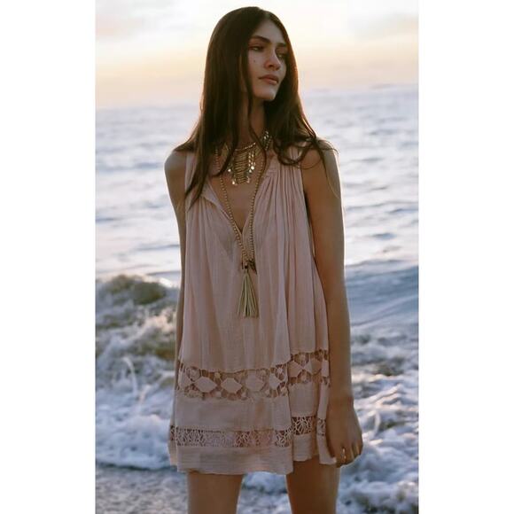 Free People One Costa Brava Mini Dress Cut Out Eyelet Pink Size Small - Picture 1 of 9